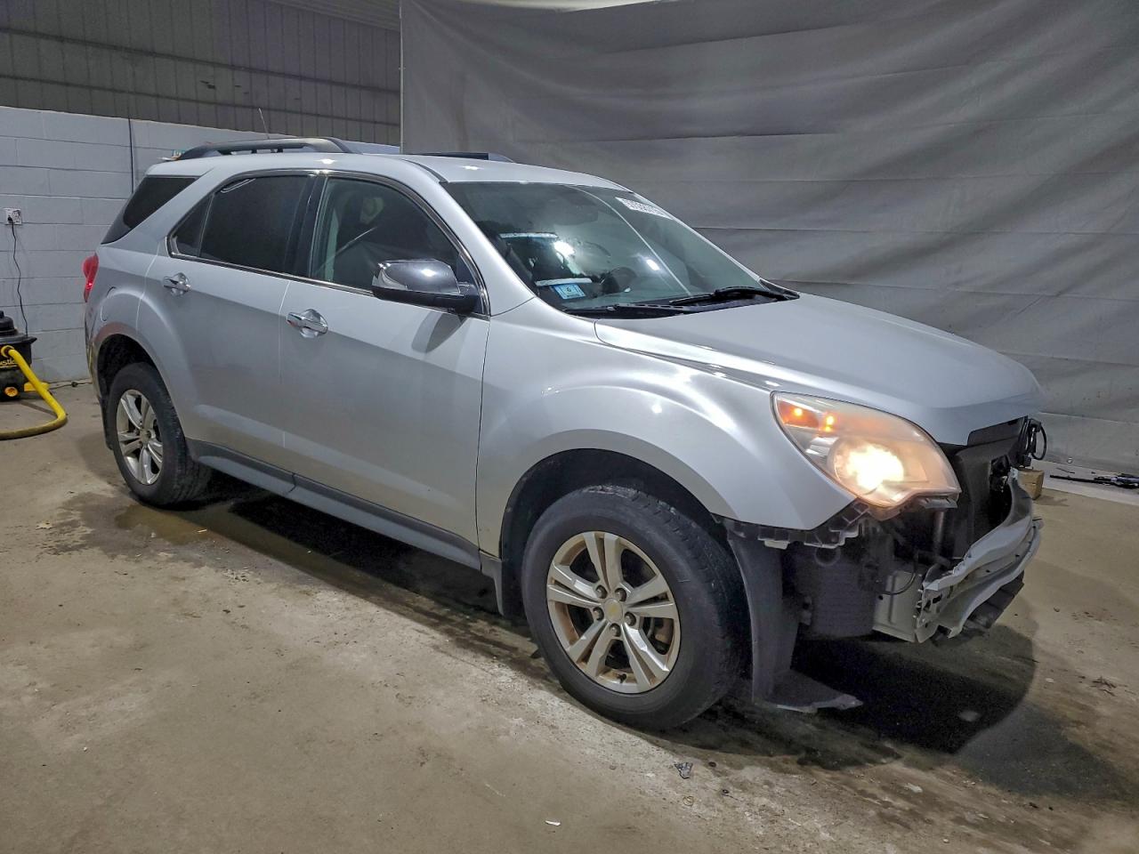 2010 CHEVROLET EQUINOX LT photo 4