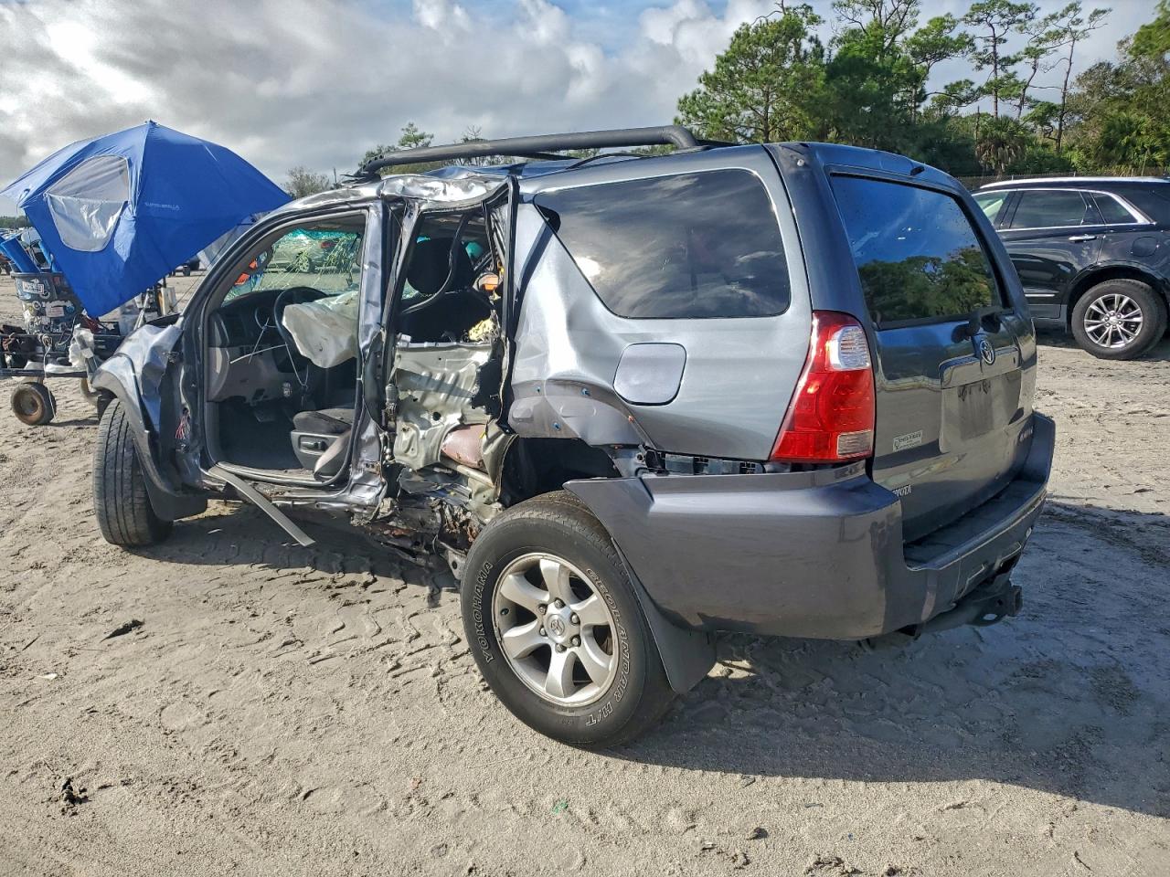 2006 TOYOTA 4RUNNER SR5 photo 2