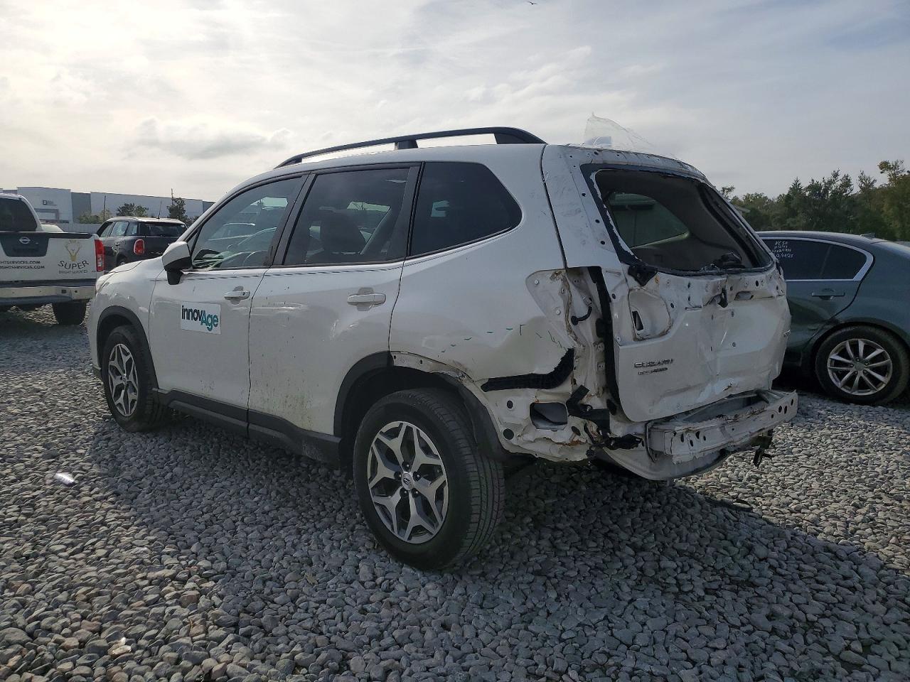 2020 SUBARU FORESTER PREMIUM photo 2