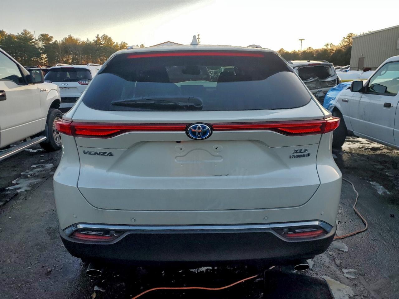 2021 TOYOTA VENZA LE photo 6