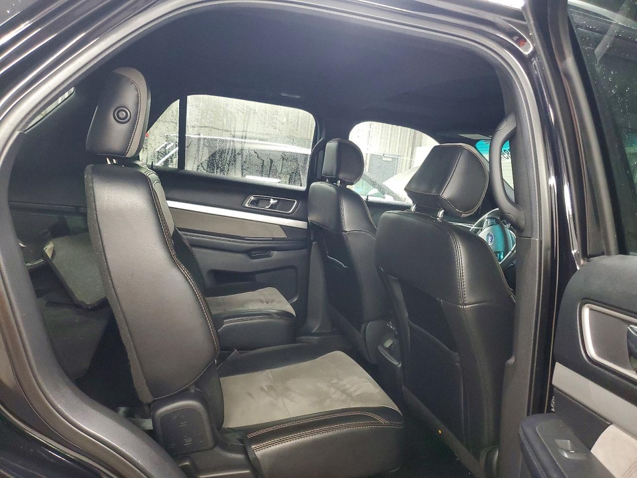 2017 FORD EXPLORER XLT photo 10