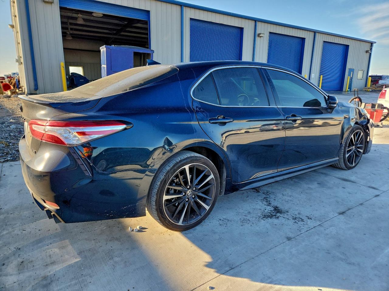 2020 TOYOTA CAMRY XSE photo 3