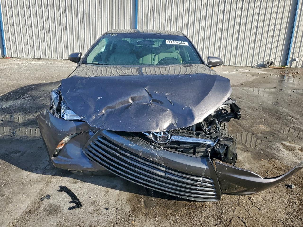 2017 TOYOTA CAMRY LE photo 5