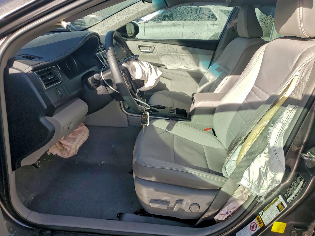 2017 TOYOTA CAMRY LE photo 7
