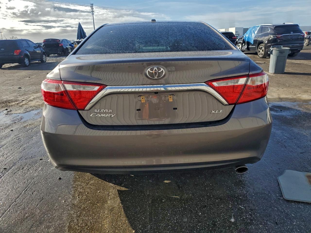2017 TOYOTA CAMRY LE photo 6