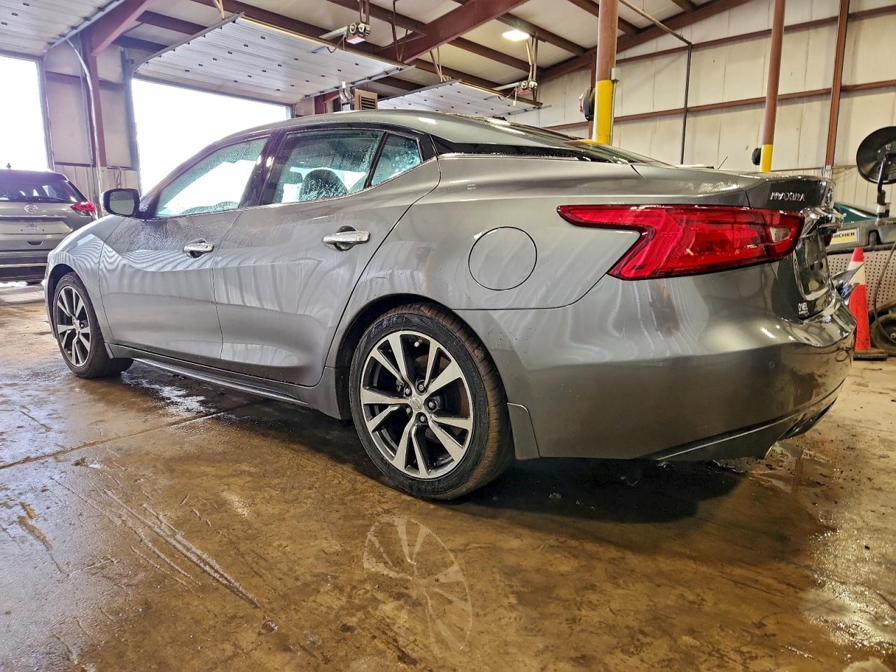 2017 NISSAN MAXIMA 3.5S photo 4