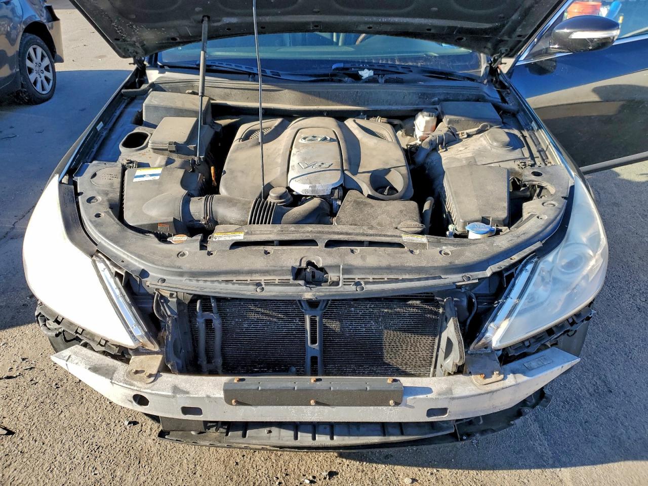 2011 HYUNDAI GENESIS 4.6L photo 31
