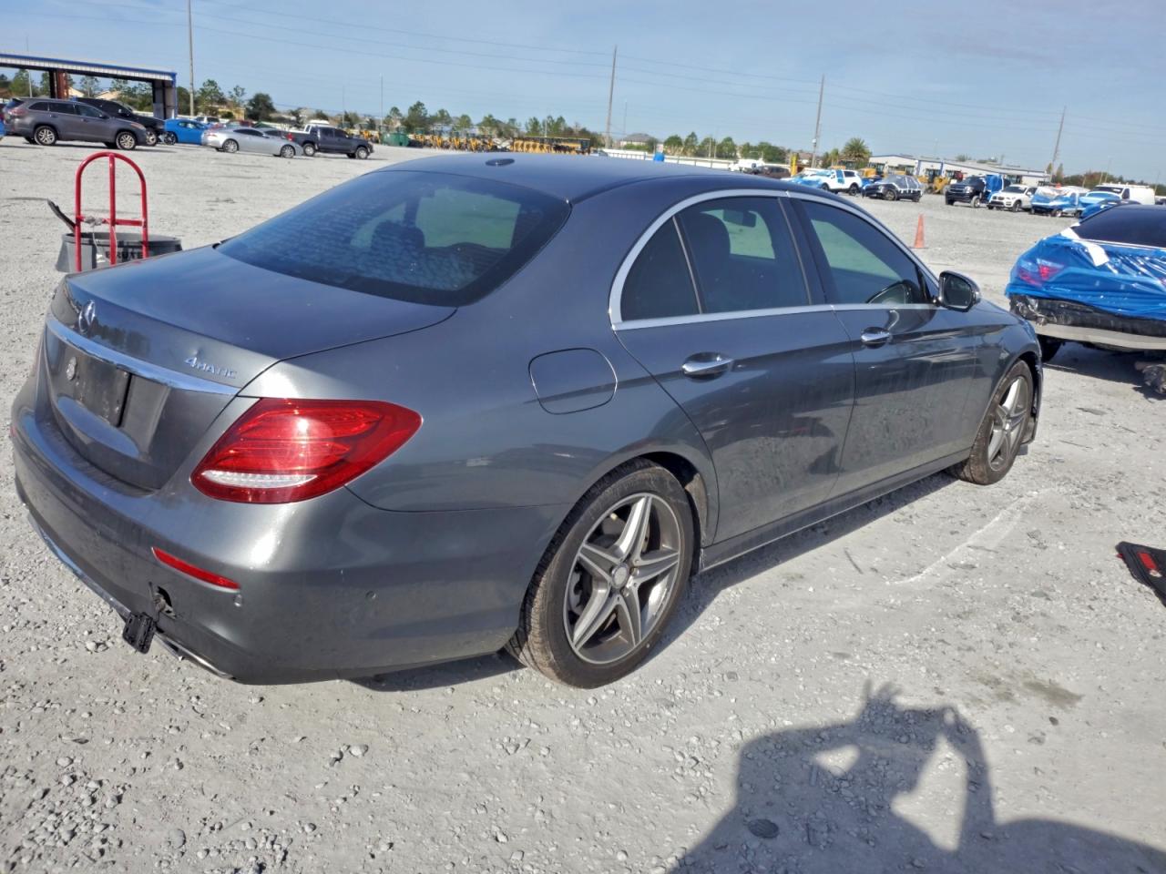 2017 MERCEDES-BENZ E 300 4MATIC photo 3