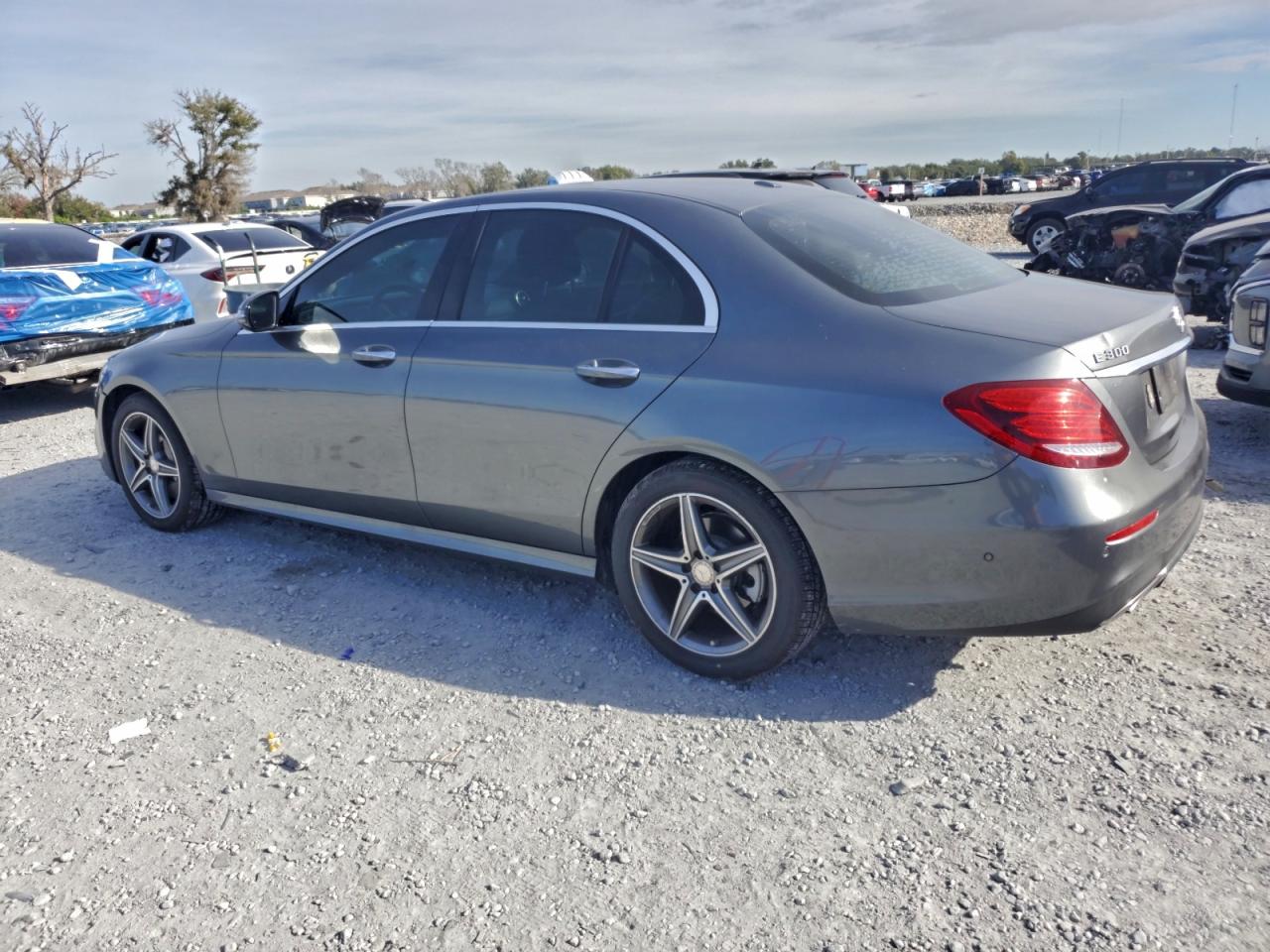 2017 MERCEDES-BENZ E 300 4MATIC photo 2