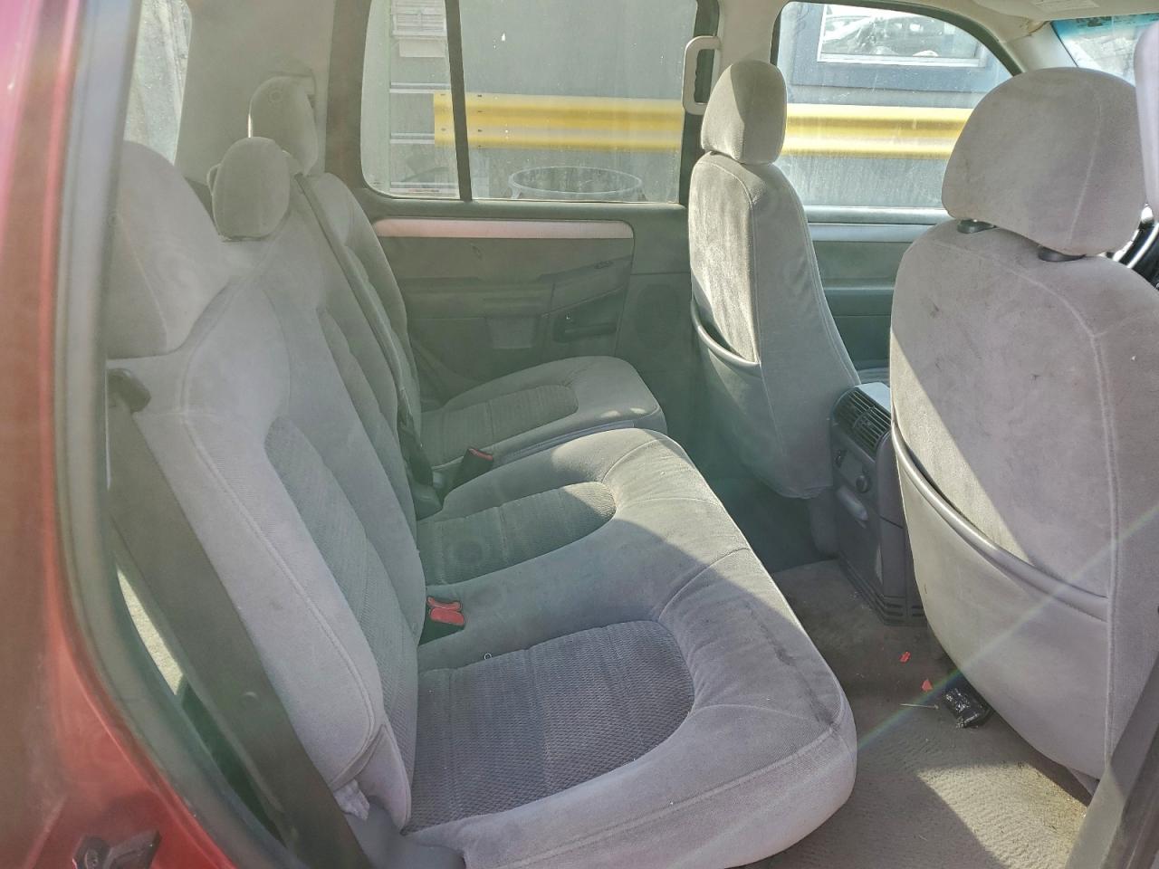 2004 FORD EXPLORER XLT photo 28