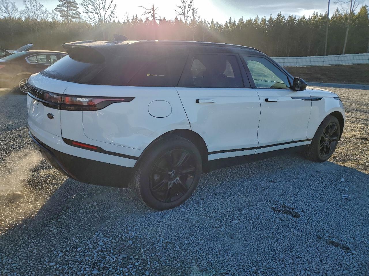 2020 LAND ROVER RANGE ROVER VELAR R-DYNAMIC S photo 3