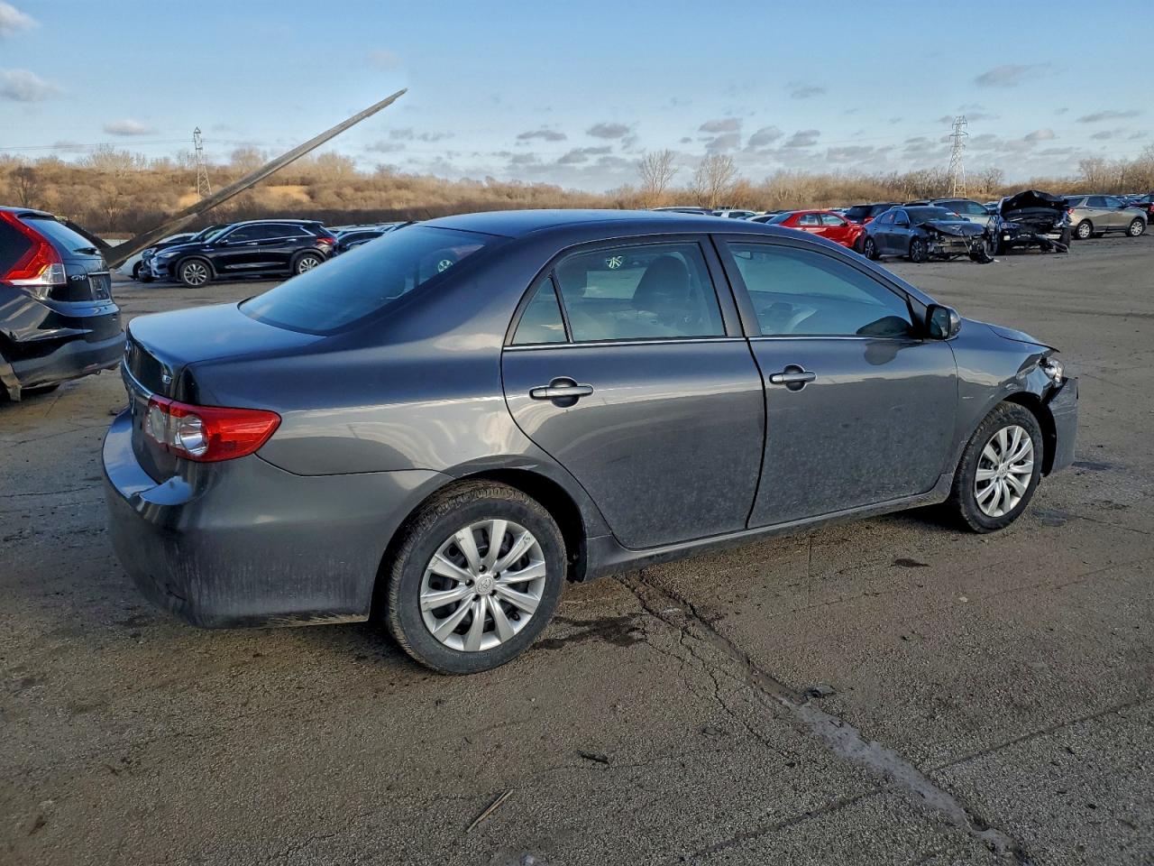 2013 TOYOTA COROLLA BASE photo 3