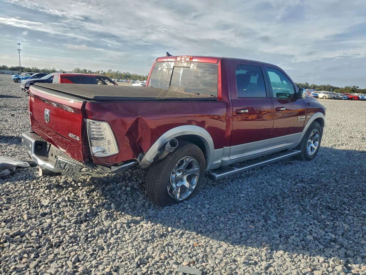 2016 RAM 1500 LARAMIE photo 7