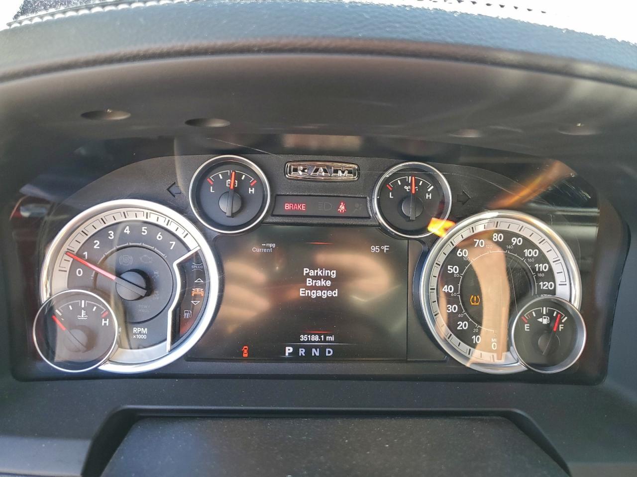 2016 RAM 1500 LARAMIE photo 25