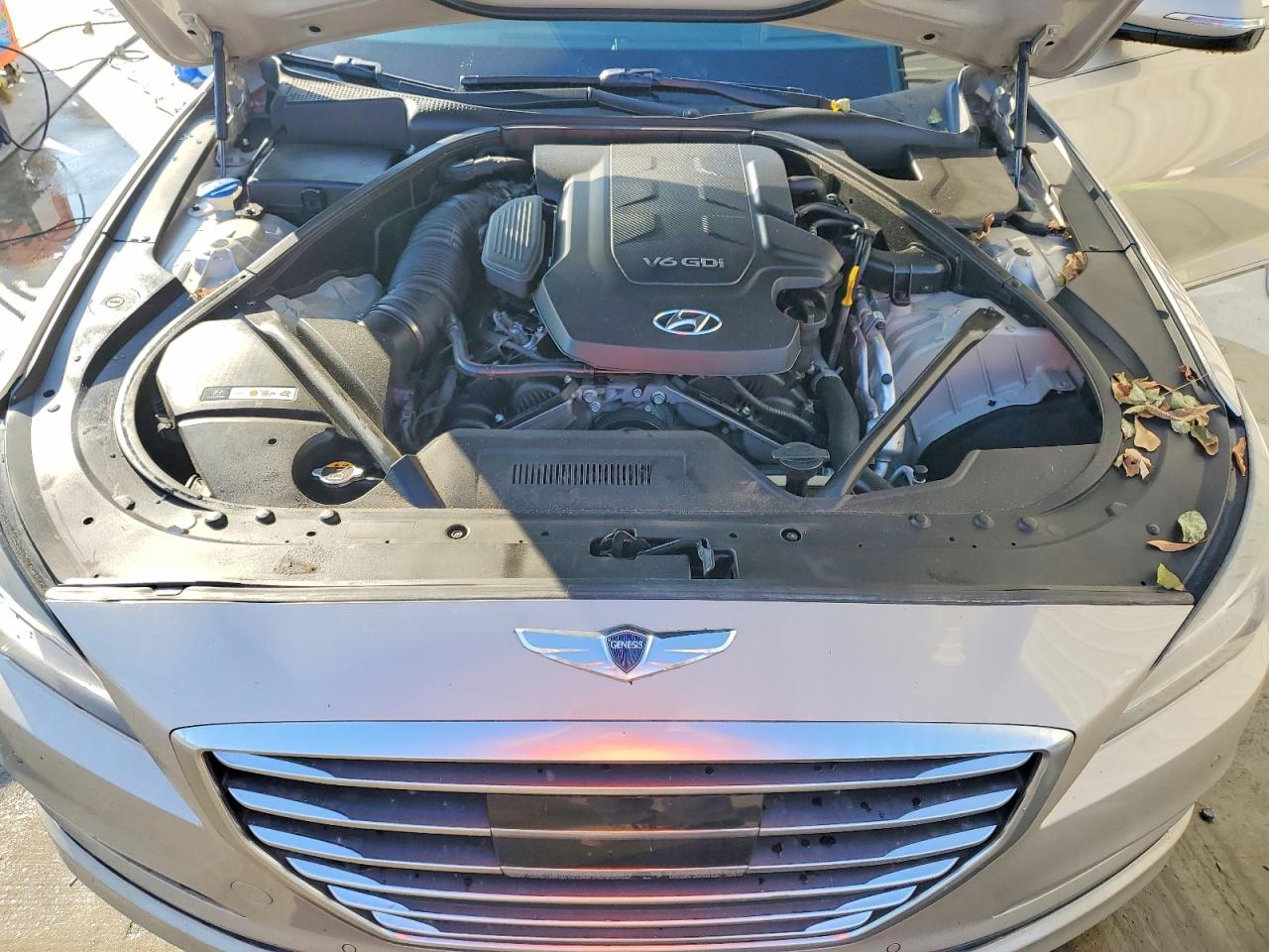 2015 HYUNDAI GENESIS 3.8L photo 11