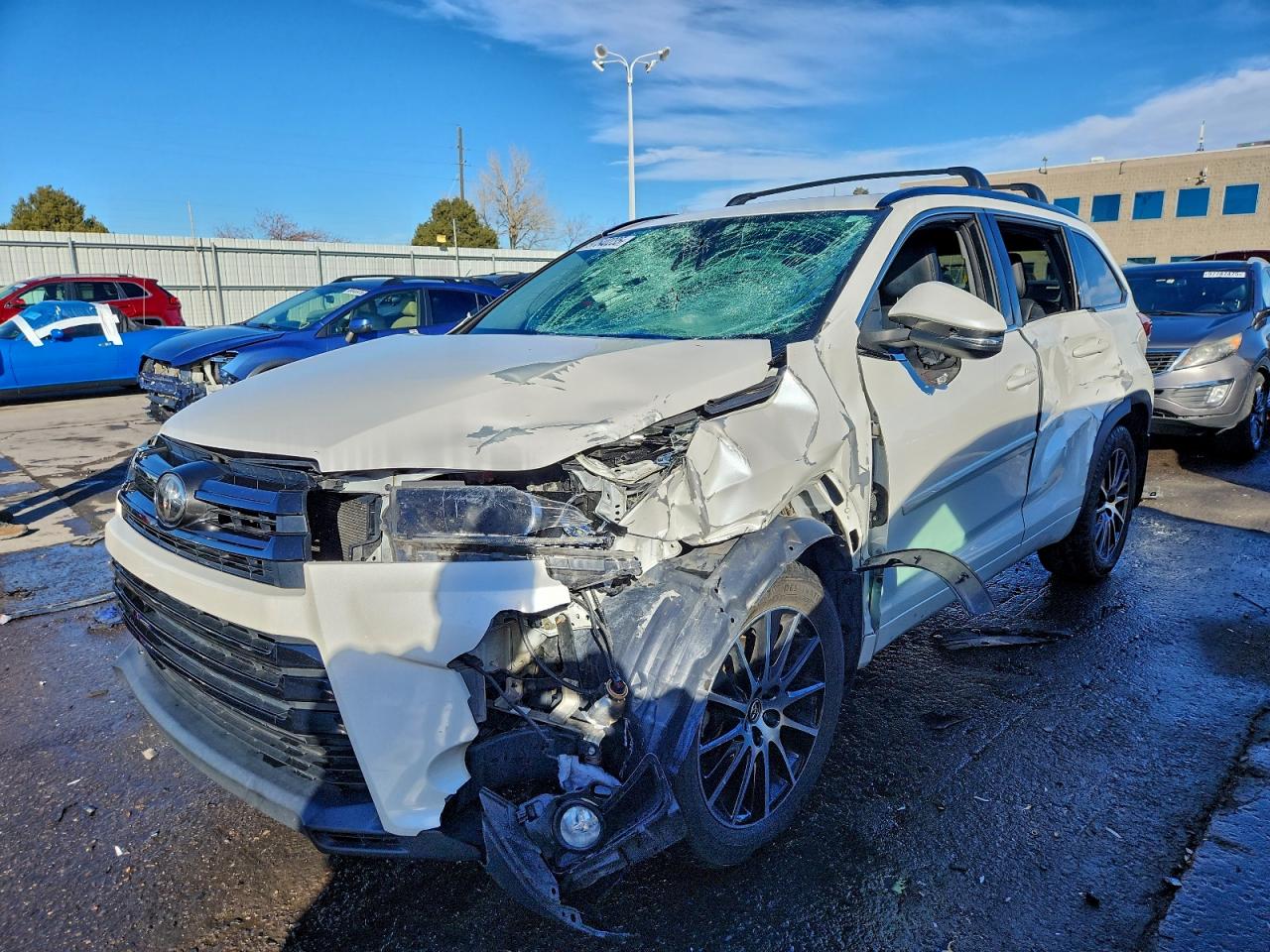 2017 TOYOTA HIGHLANDER