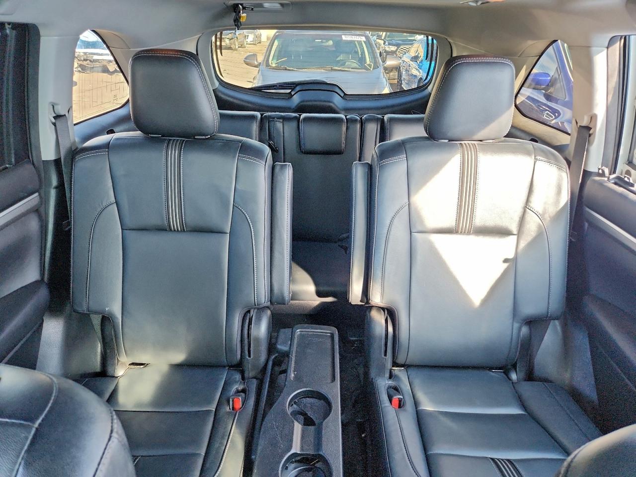 2017 TOYOTA HIGHLANDER SE photo 28