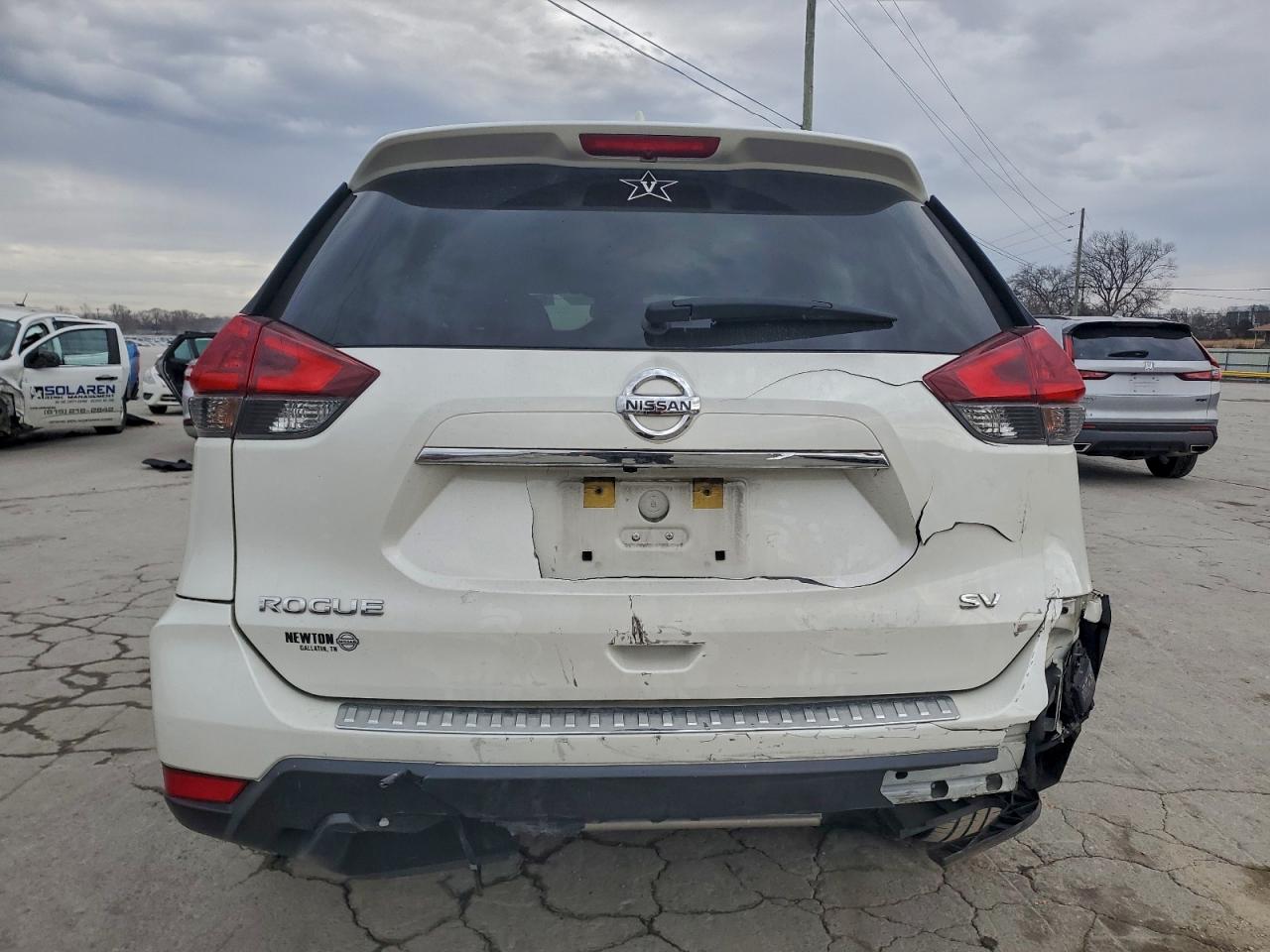 2018 NISSAN ROGUE S photo 6