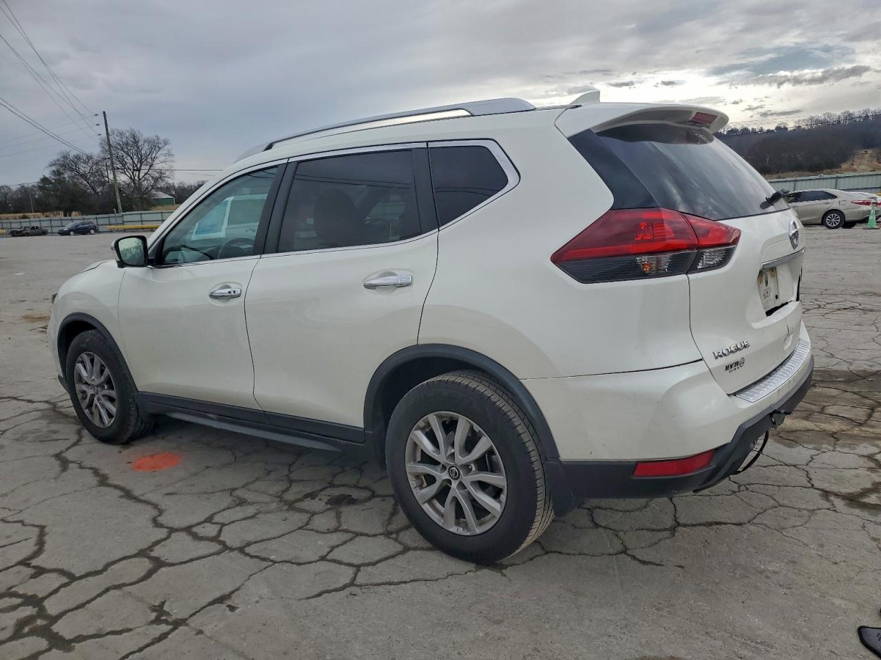 2018 NISSAN ROGUE S photo 2