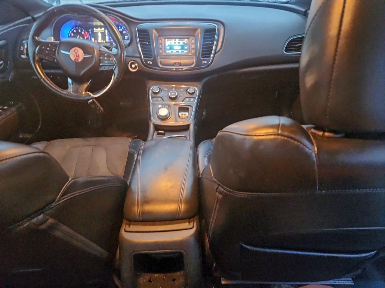 2015 CHRYSLER 200 S photo 8