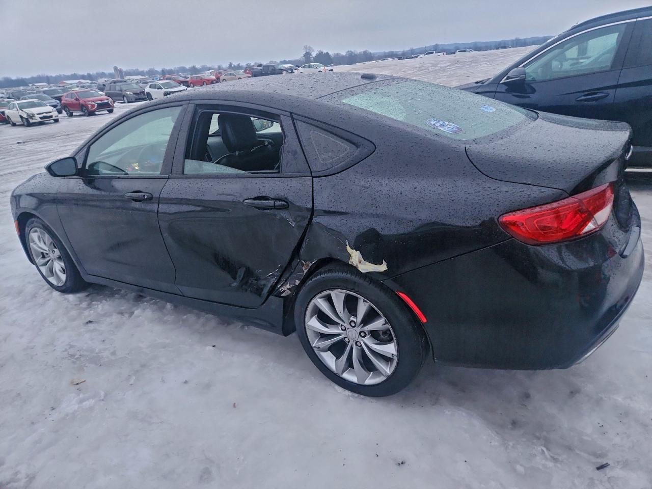 2015 CHRYSLER 200 S photo 2