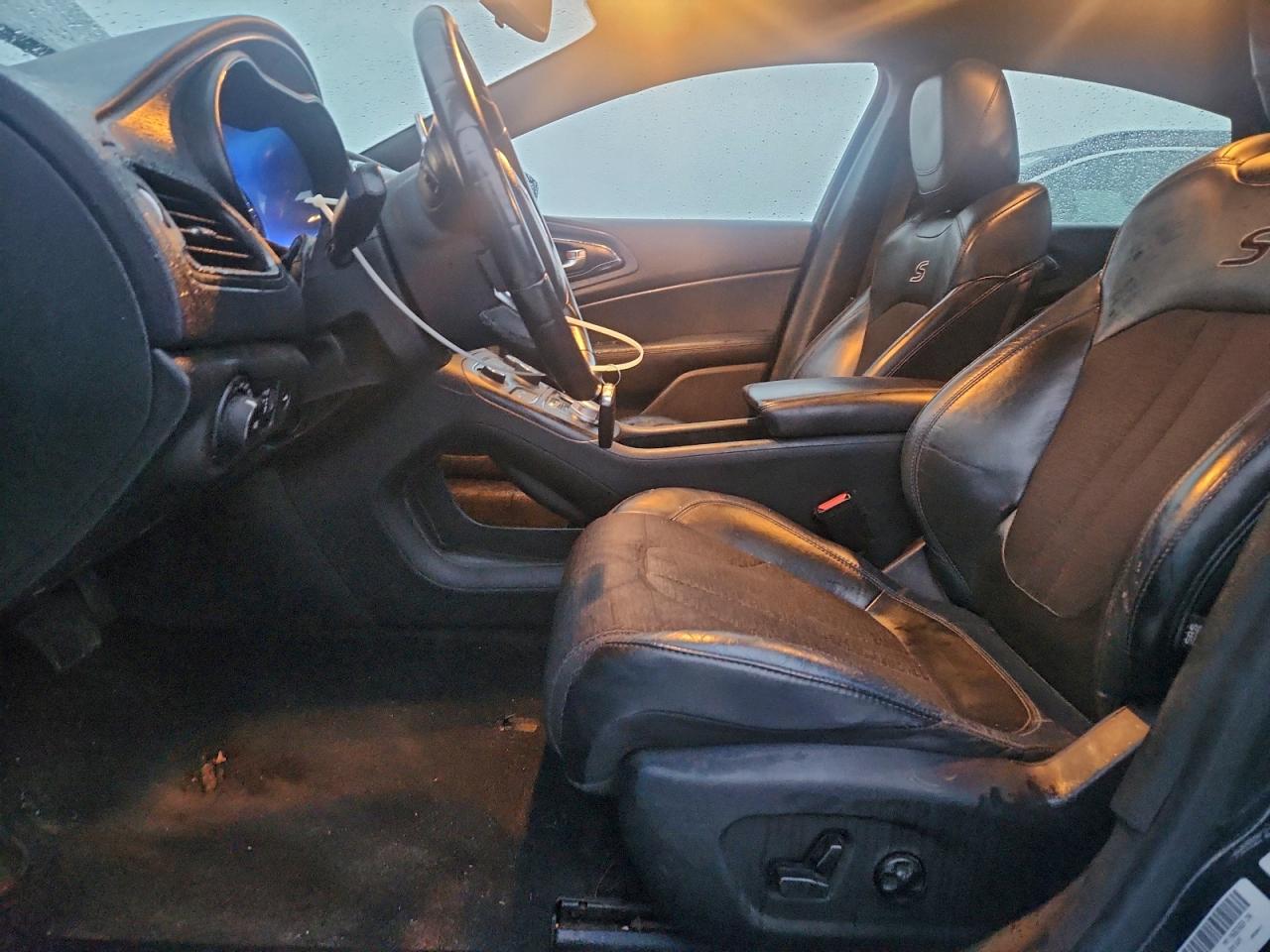 2015 CHRYSLER 200 S photo 7