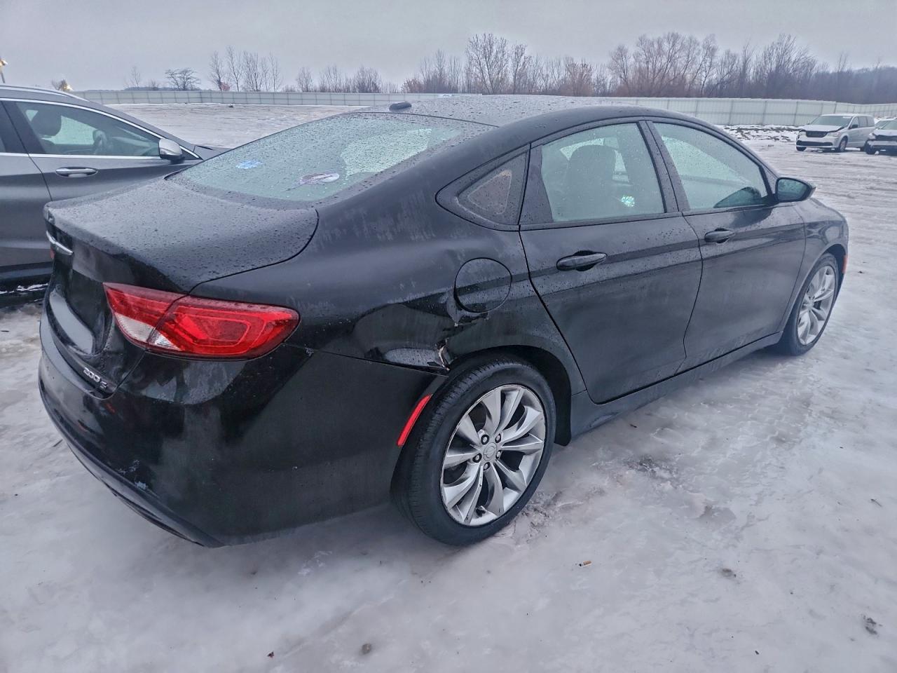 2015 CHRYSLER 200 S photo 3