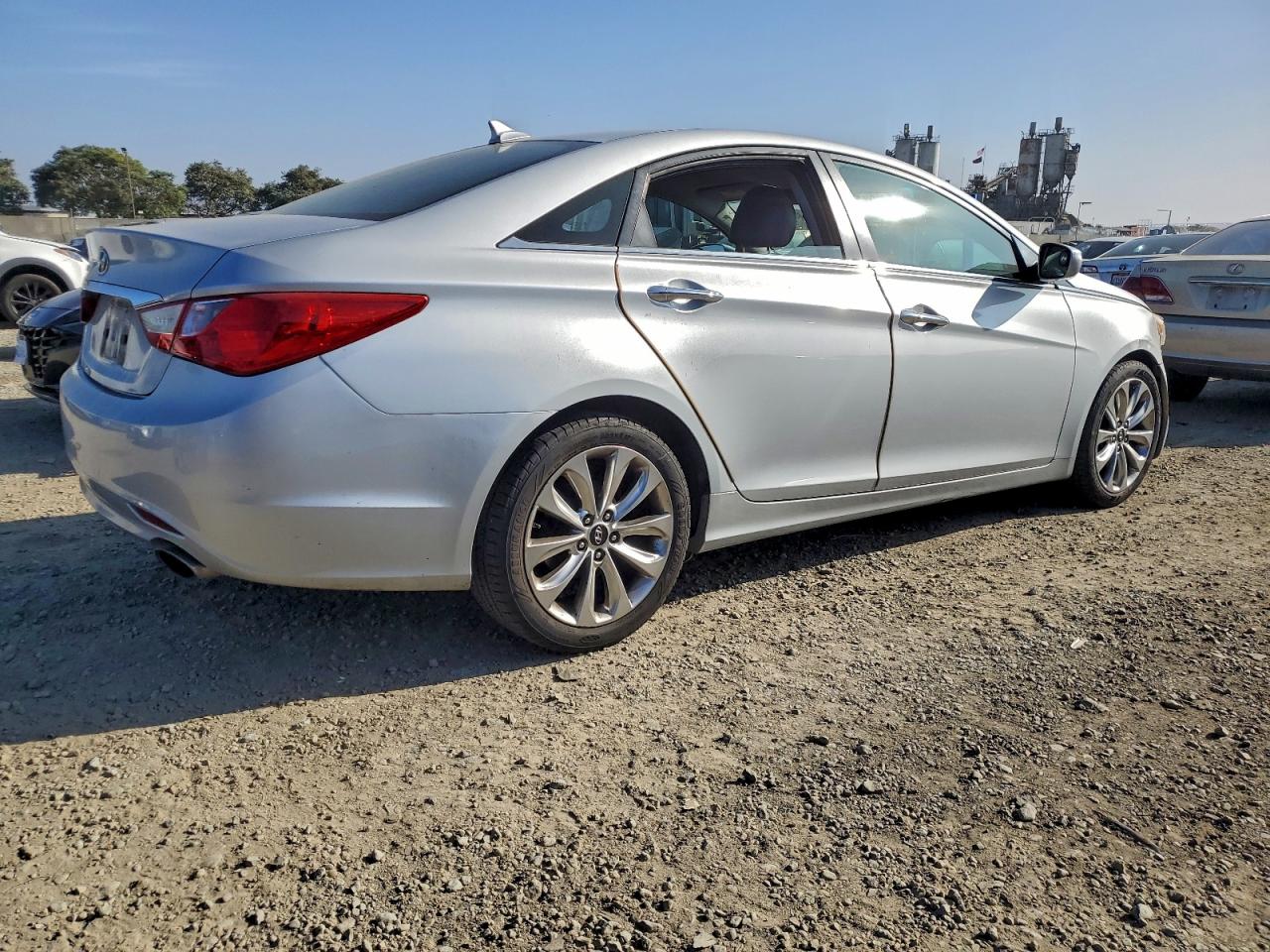 2011 HYUNDAI SONATA SE photo 3