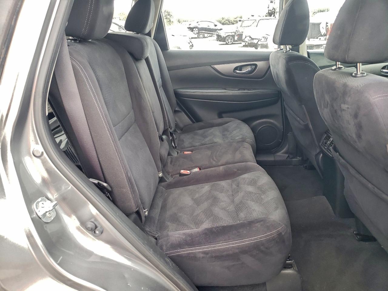 2016 NISSAN ROGUE S photo 11