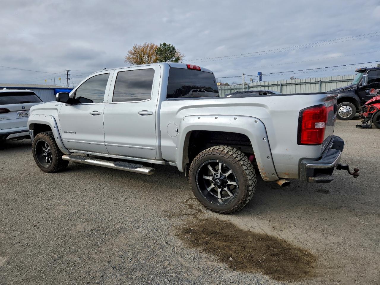 2017 GMC SIERRA K1500 SLE photo 2