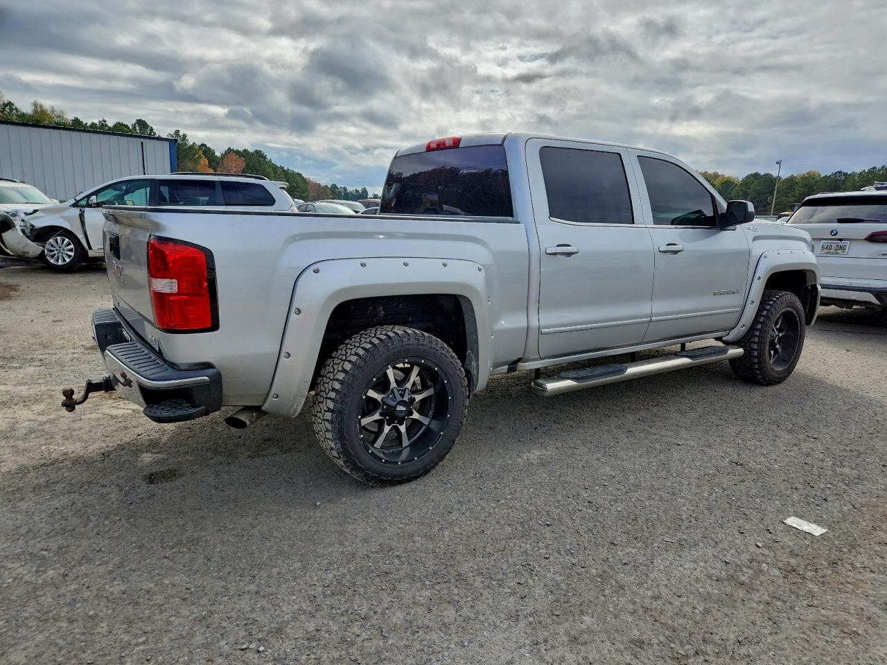 2017 GMC SIERRA K1500 SLE photo 3