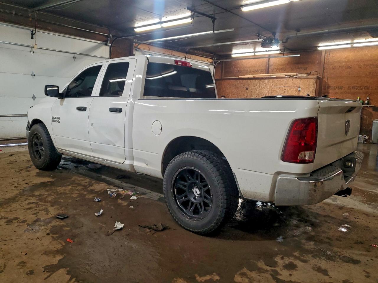 2014 RAM 1500 ST photo 2