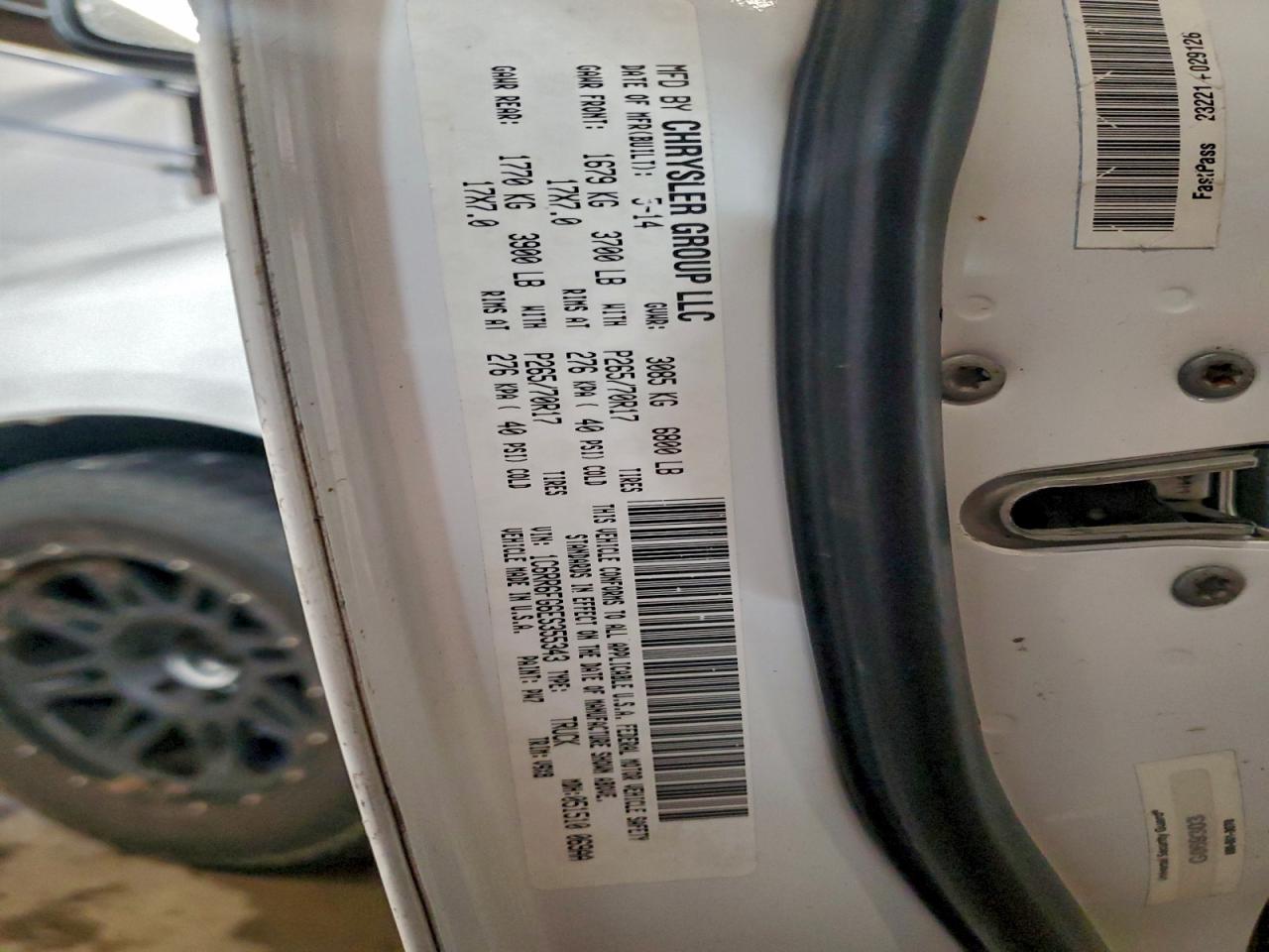 2014 RAM 1500 ST photo 12