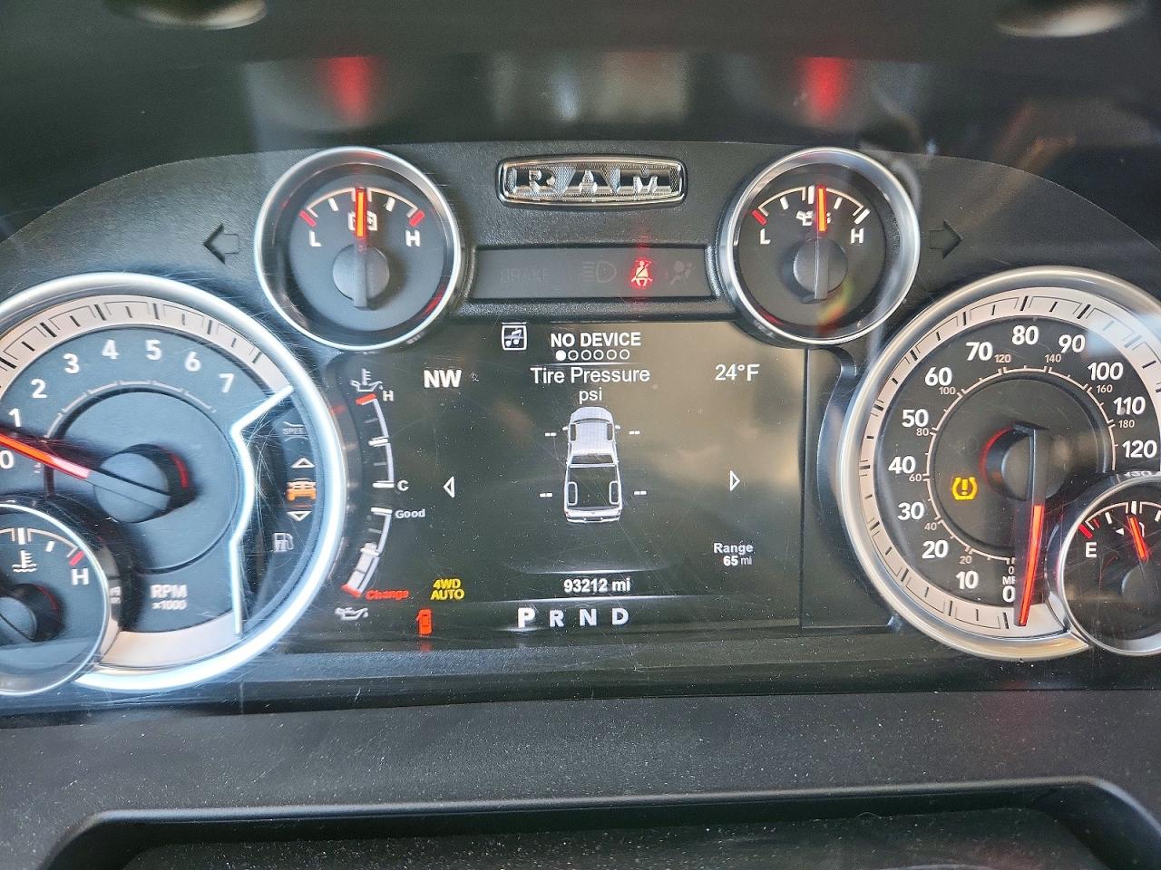 2015 RAM 1500 SPORT photo 9