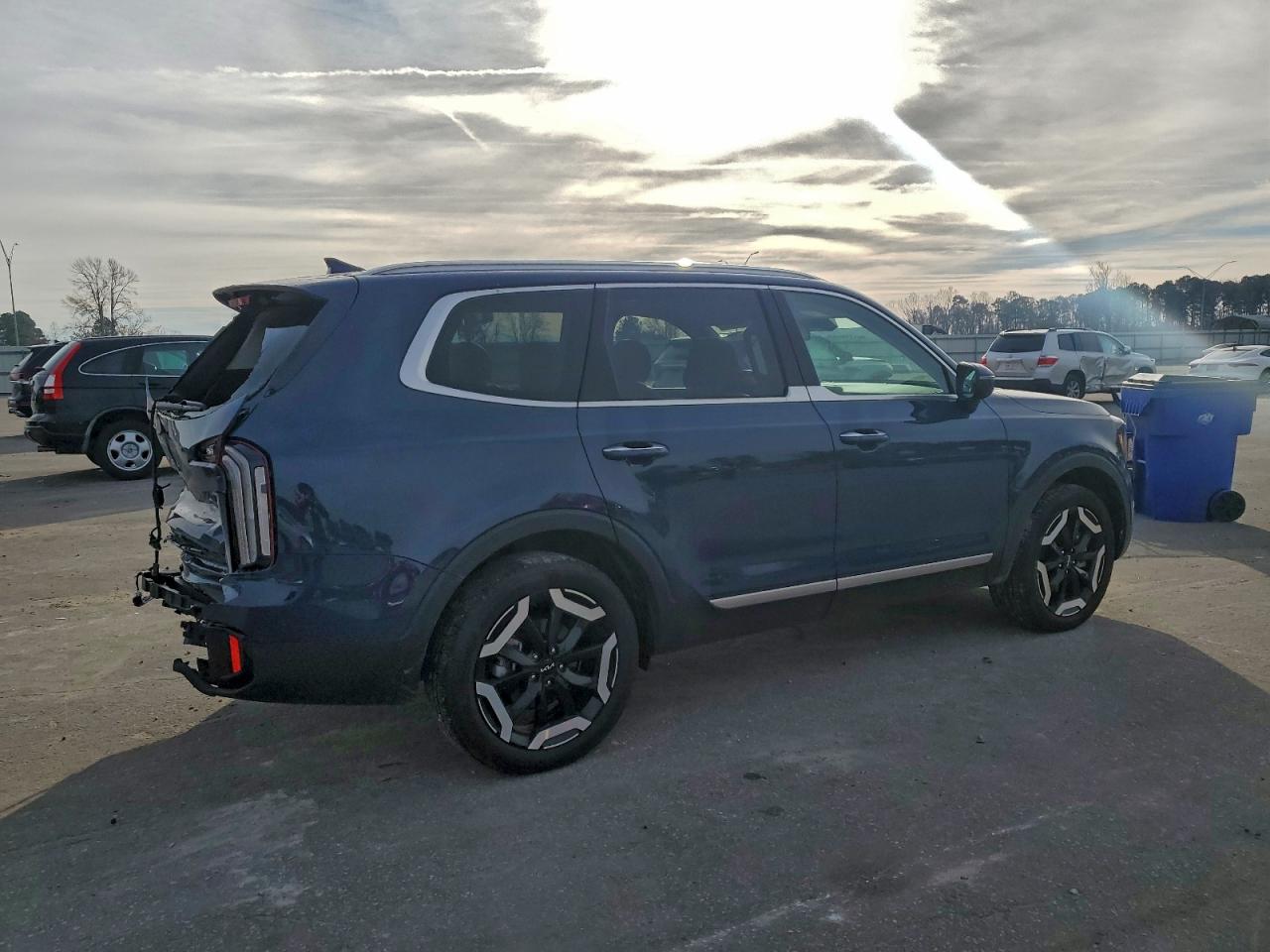2025 KIA TELLURIDE S photo 3
