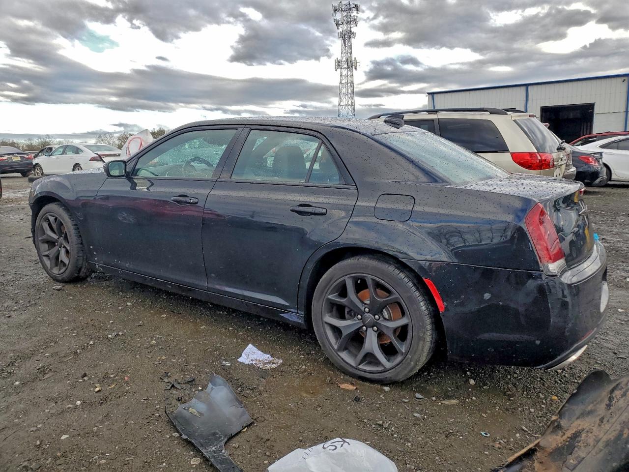 2021 CHRYSLER 300 S photo 2