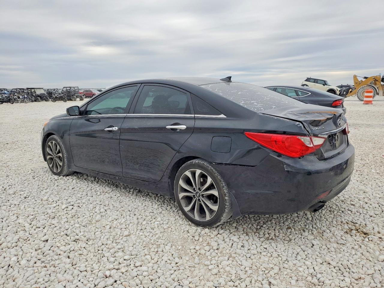 2013 HYUNDAI SONATA photo 3