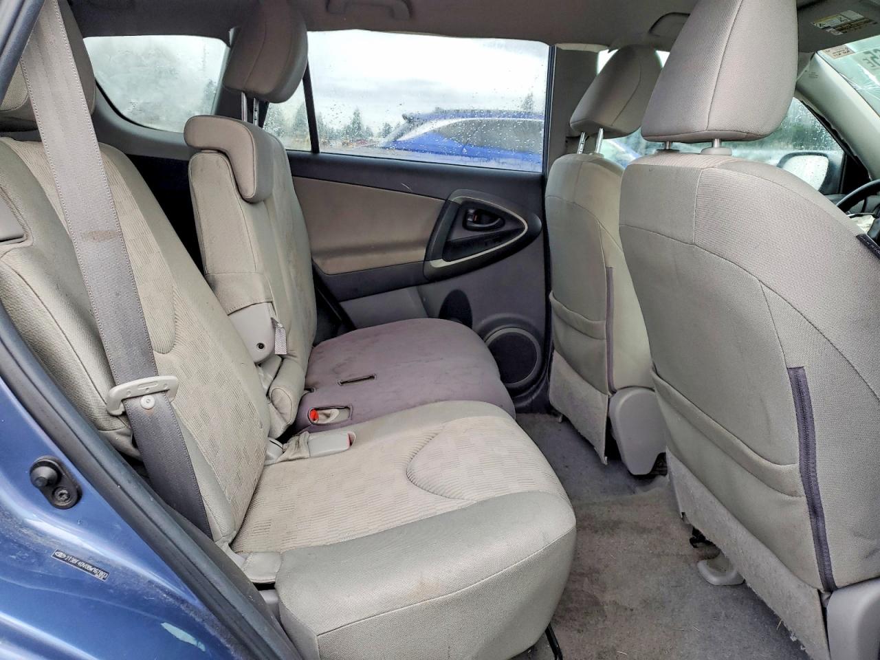2011 TOYOTA RAV4 photo 11