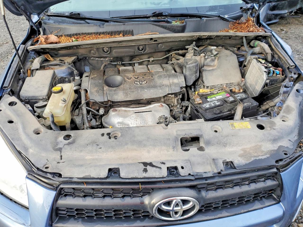 2011 TOYOTA RAV4 photo 12