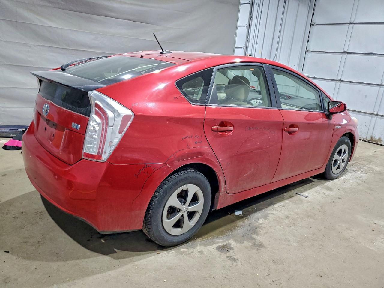 2013 TOYOTA PRIUS photo 3