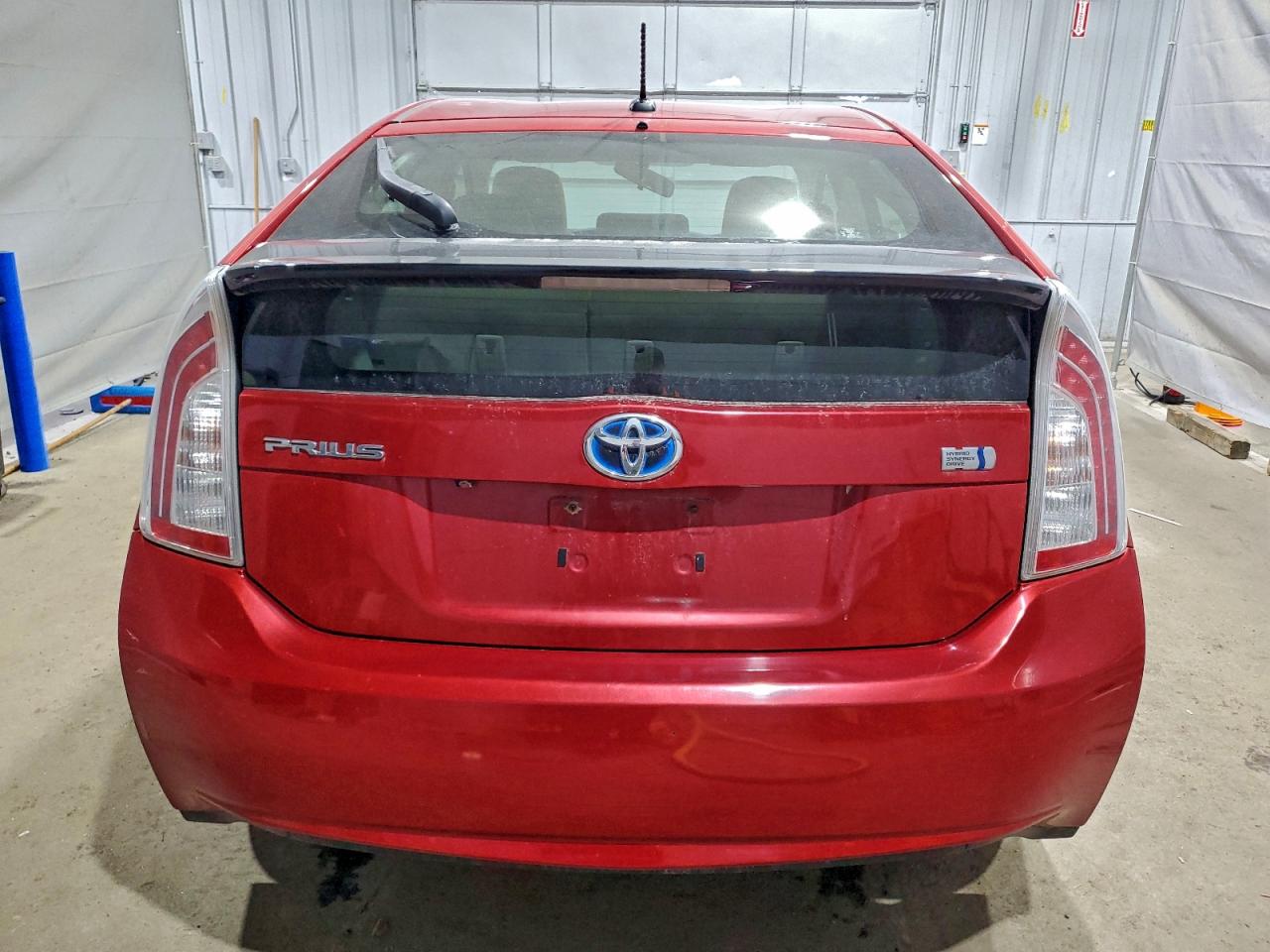2013 TOYOTA PRIUS photo 6