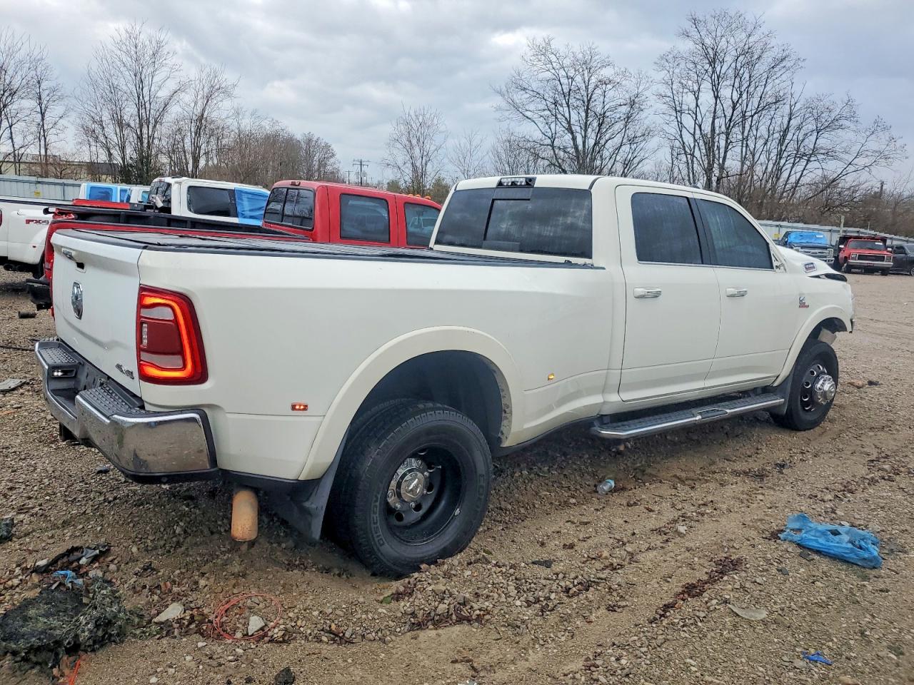 2020 RAM 3500 LARAMIE photo 3