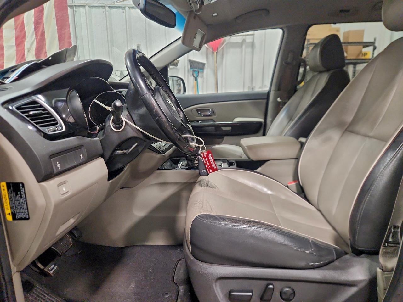2016 KIA SEDONA EX photo 7