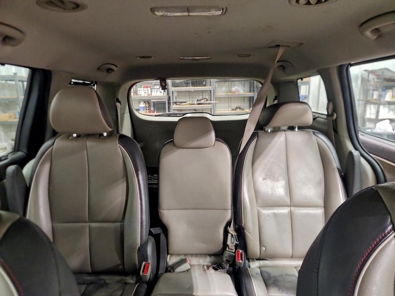 2016 KIA SEDONA EX photo 10