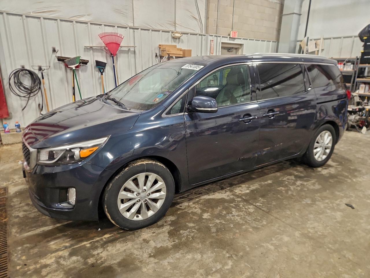 2016 KIA SEDONA