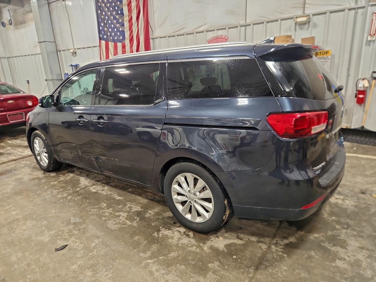 2016 KIA SEDONA EX photo 2