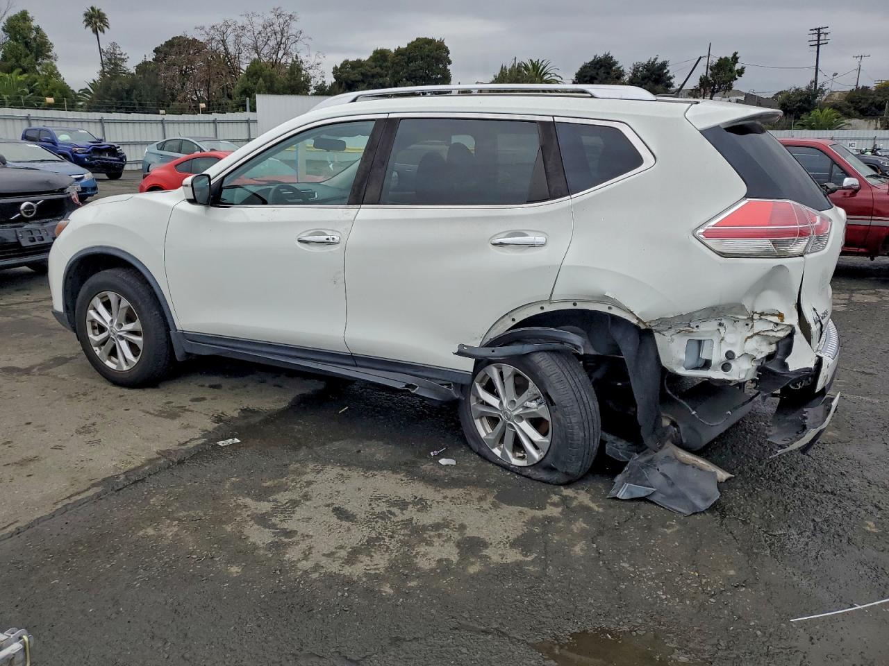 2016 NISSAN ROGUE S photo 2