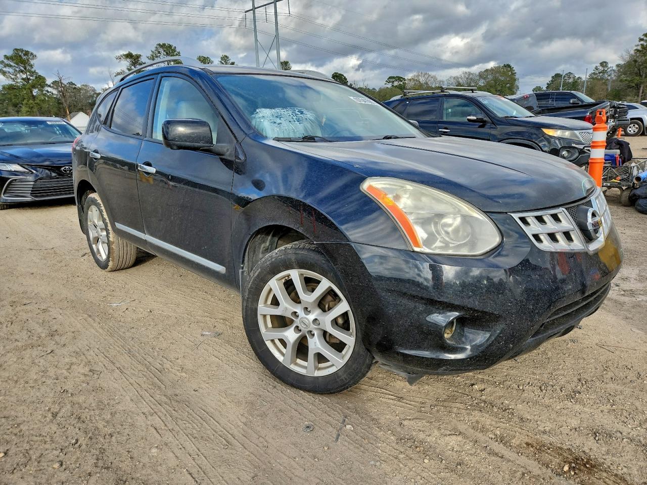 2013 NISSAN ROGUE S photo 4