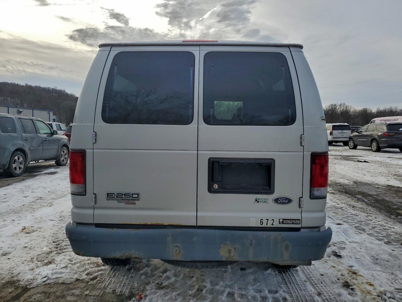 2011 FORD ECONOLINE E250 VAN photo 6