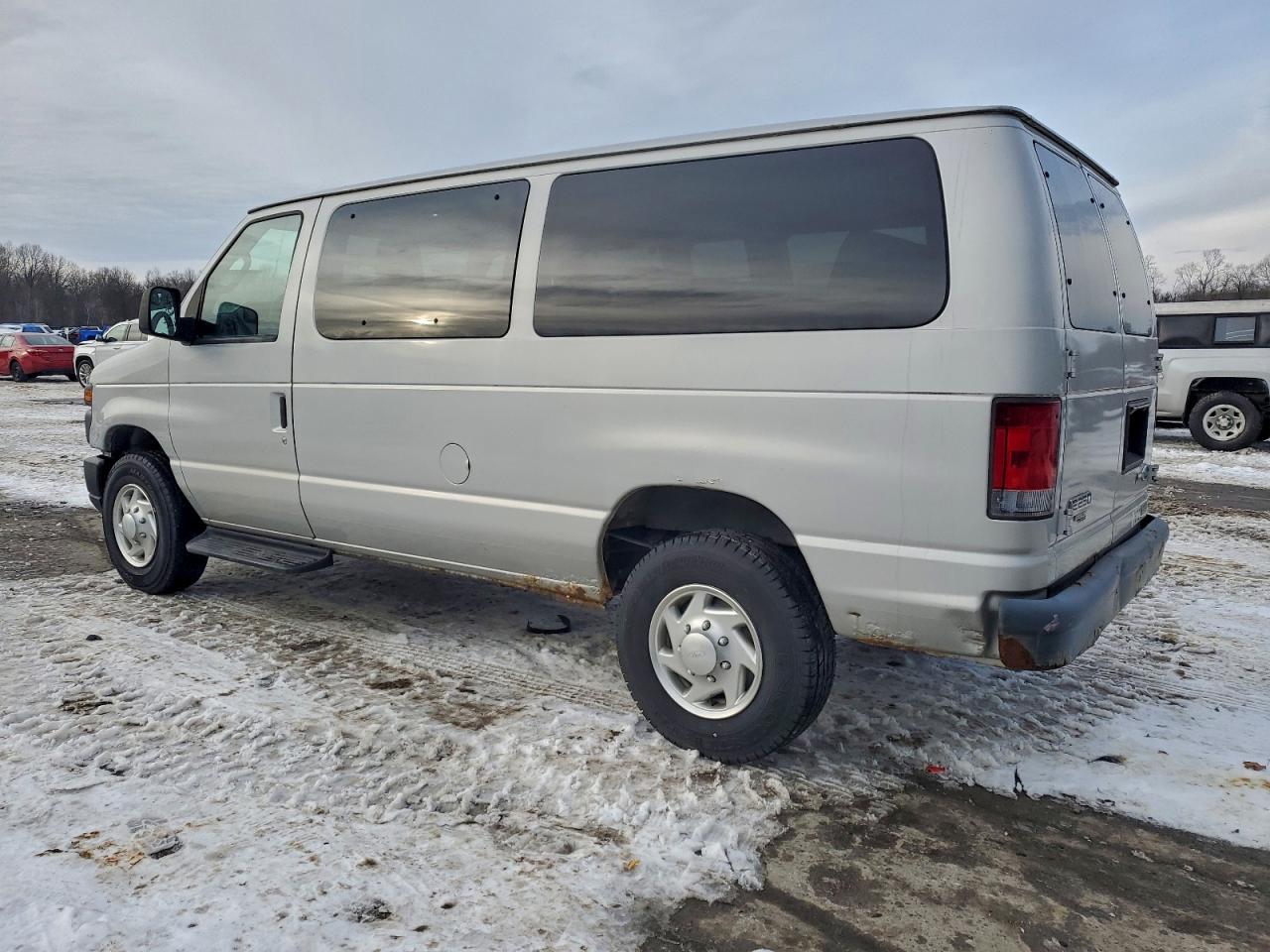 2011 FORD ECONOLINE E250 VAN photo 2